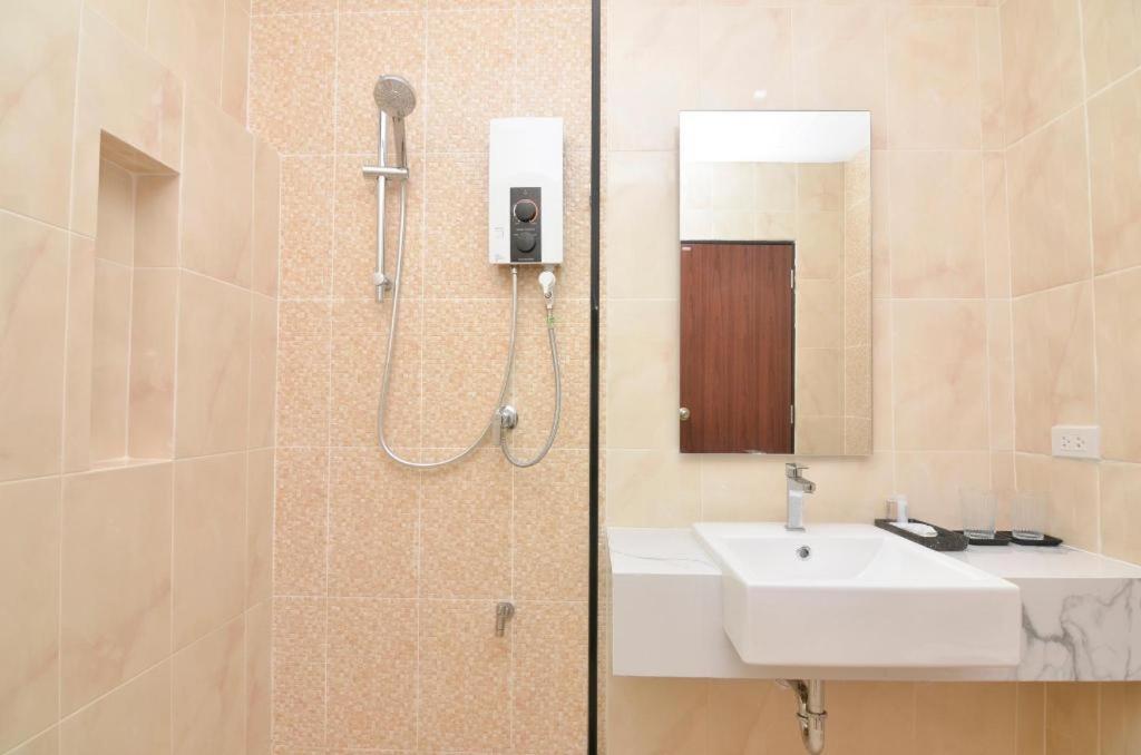Boondara Boutique Hotel Nakhon Phanom Extérieur photo